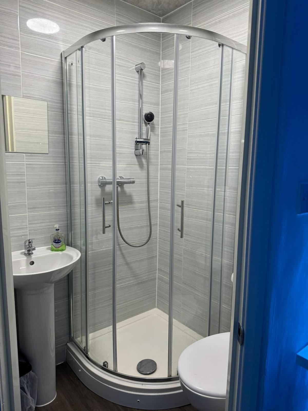 Deluxe Ensuite Double Room With Ensuite Coventry Esterno foto